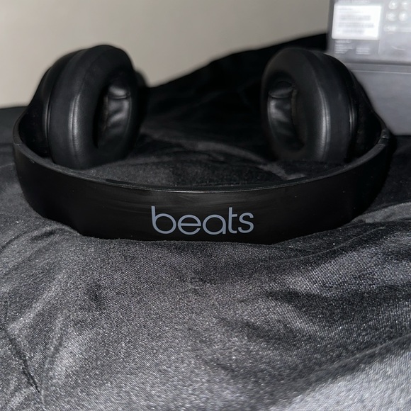 Beats Studio3 Headphones Black - Picture 10 of 12